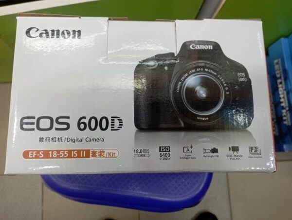 Canon EOS 600D  Zoom Lens Battery pack LP-E8