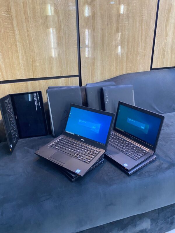 Dell latitude 7270 Core i5  8gb/256