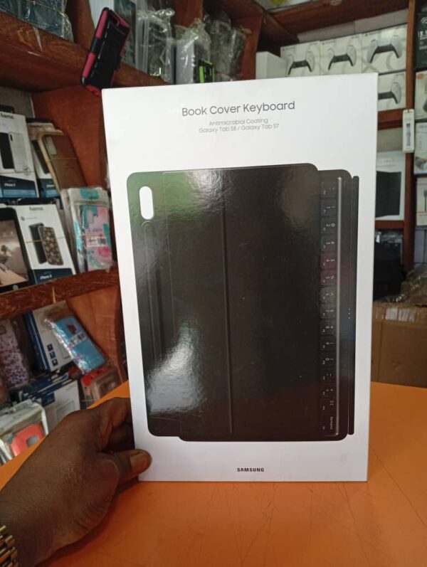 Book Samsung galaxy tab S7/S8 book cover with keyboard - Image 4