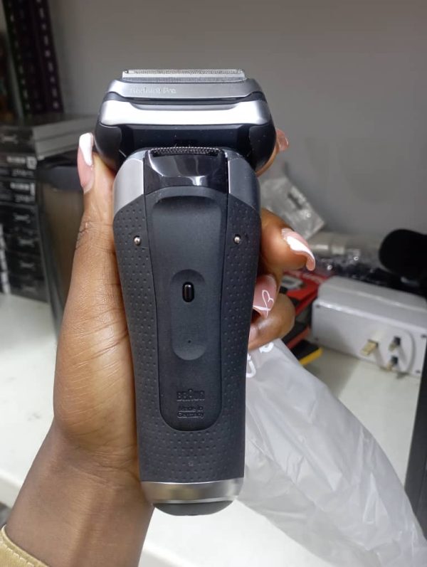 Electric Shaver, Series 9 Pro, with SmartCare Center, - Image 4