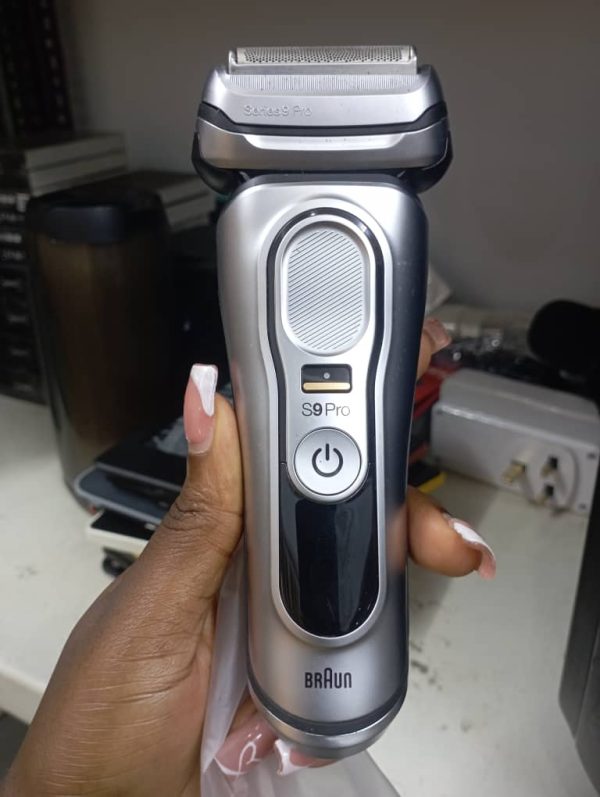 Electric Shaver, Series 9 Pro, with SmartCare Center, - Image 3