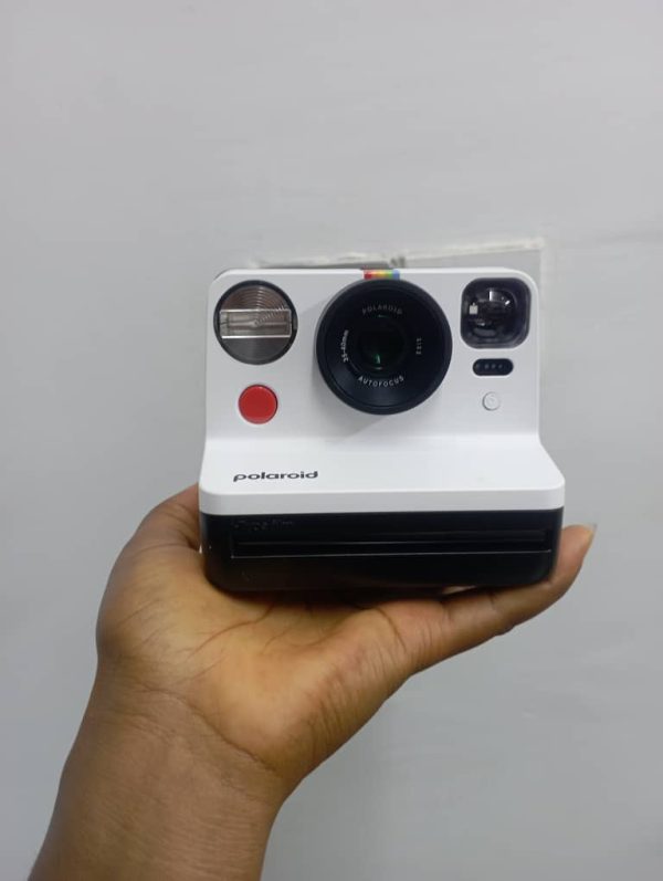 POLAROID NOW 2ND GENERATION I-TYPE INSTANT FILM CAMERA 9072 - BLACK/WHITE - Image 2