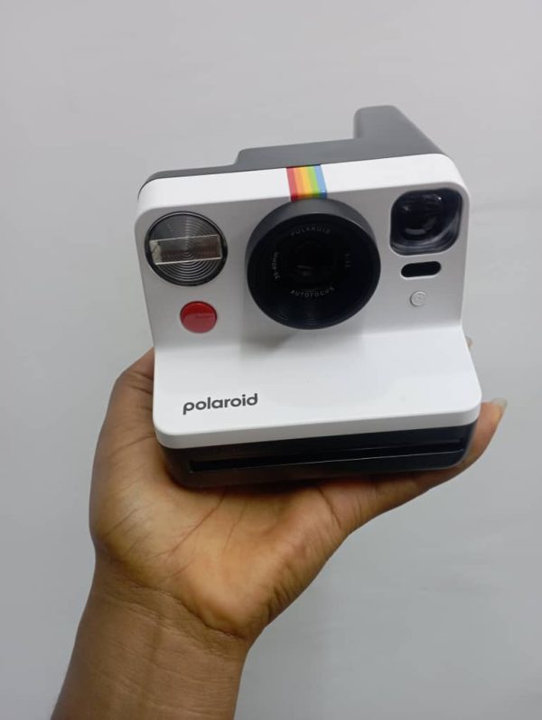 POLAROID NOW 2ND GENERATION I-TYPE INSTANT FILM CAMERA 9072 - BLACK/WHITE - Image 4