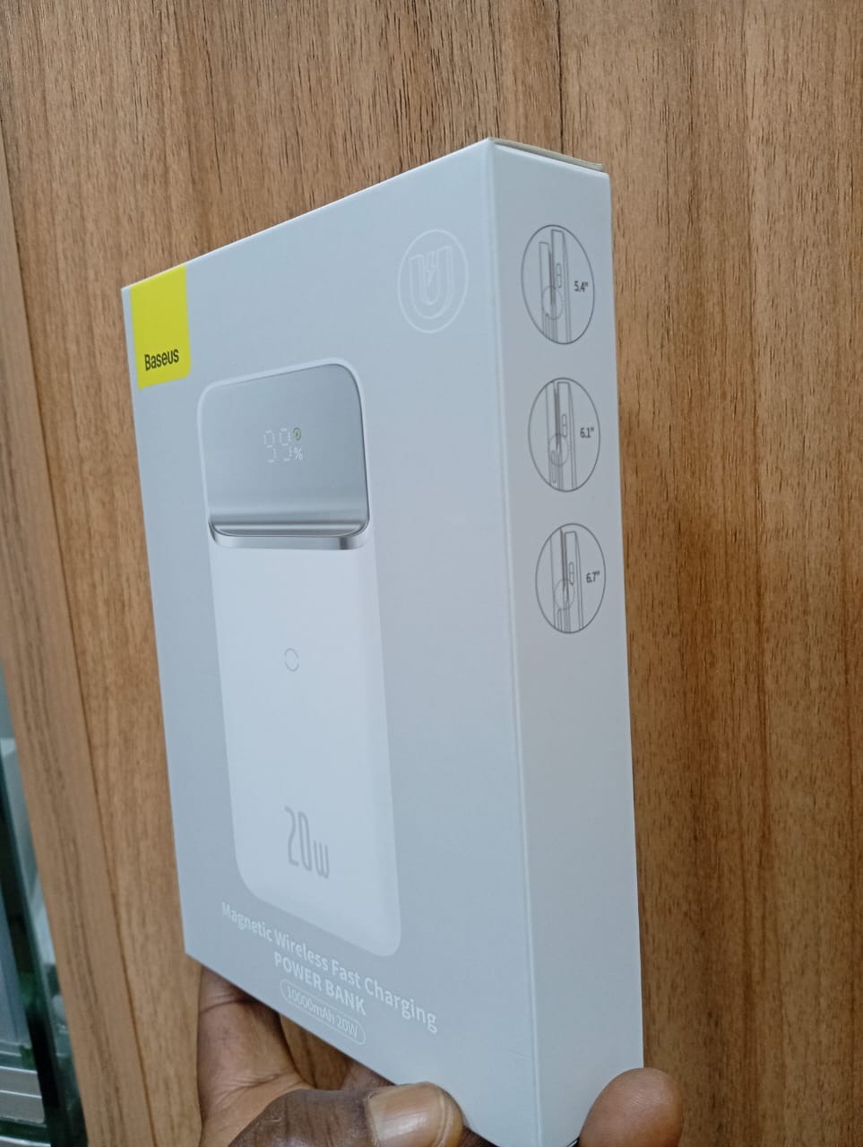 Magnetic Wireless Fast 20W Charging Power Bank - Image 2